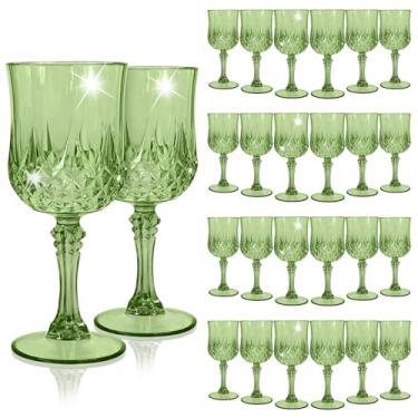 Imagem de EVSGSONL Pacote com 24 taças de vinho de plástico verde sálvia, taças de plástico vintage para festas, copos de água de cristal verde-escuro reutilizáveis para recepção de casamento, suprimentos de