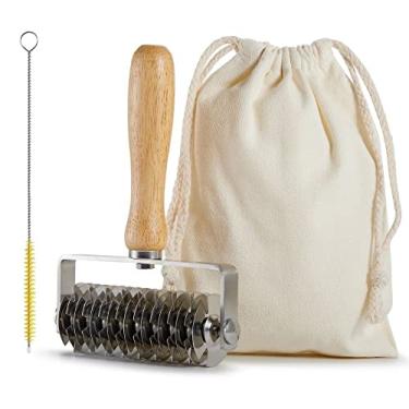 Imagem de FUNNANS Cortador de rolo de treliça de pastelaria, cortador de rolo de aço inoxidável atualizado para carne Wellington arrastão crosta topo biscoito torta pão de pizza, cabo de madeira