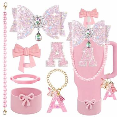 Imagem de Conjunto de 7 peças de acessórios de berloques de letra do dia dos namorados para Stanley Cup, top de palha de laço rosa, bota de silicone, alça de alça, chaveiro de pérola, alça de alça de pérola