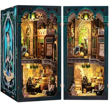 Imagem de CUTEBEE Book Nook Kit - DIY Miniature House Magic Dollhouse Kit for Adults, Booknook Tiny House Bookshelf Decor 3D Wooden Puzzle, Gifts for Family, Friends (Darkness Common Room)