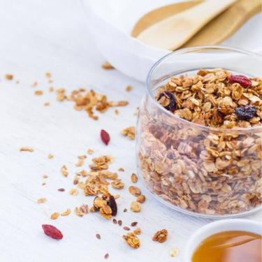 Imagem de Granola com Frutas  produção propria - aegle