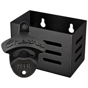 Imagem de Luwanburg Abridor de garrafa de cerveja Black Cheers montado na parede com pequena tampa de aço inoxidável coletor balde parafuso de drenagem em mesa de poste de madeira