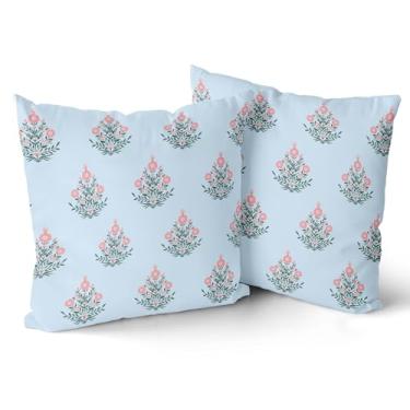 Imagem de Giwawa Capas de almofada floral azul bebê rosa 50 x 50 cm conjunto de 2 fronhas decorativas com estampa de folhas de flores verdes rosa para pátio costeiro decoração de casa de fazenda para sofá-cama