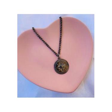 Imagem de Colares chocker modelo bússola folheado a prata - Dondocas.Bijus