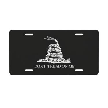 Imagem de Placa de licença 2D plana, decorativa, bandeira Gadsden Dont Tread ON ME (preto), alumínio à prova d'água, etiqueta de vaidade novidade de 30 x 15 cm com 4 furos, acessório de decoração de carro