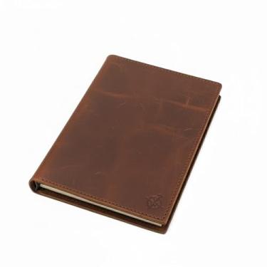 Imagem de WANDERINGS Agenda de fichário de couro A5 - Diário recarregável de 6 anéis - Organizador de couro genuíno feito à mão - compatível com filofax. 52 semanas sem data com seção de notas - 15 x 21,6 cm