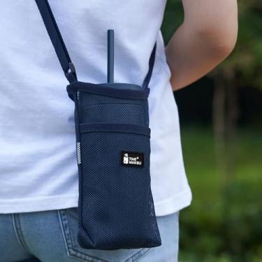 Imagem de Suporte leve para garrafa de água com alça de ombro – fácil de limpar, com um bolso e feito especialmente para caminhadas e caminhadas.