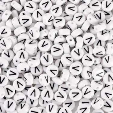Imagem de Spritewelry 500 peças de contas de acrílico com letra branca inicial Vlphabet contas planas redondas letra V com orifício horizontal para artesanato DIY pulseira colar chaveiro cordão