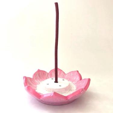 Imagem de Suporte de incenso de cerâmica de argila com design de flor rosa | Queimador de incenso ecológico | Suporte de palitos de incenso | Feito à mão na roda de oleiro e pintado à mão