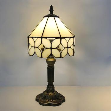 Imagem de Luminária de mesa vintage americana com LED, personalizada e criativa, para sala de estar, escritório, quarto infantil, casa de campo ou hotel, com vidro colorido (Estilo 2)