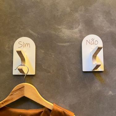 Imagem de 2 Ganchos Provador de loja Sim Não Capela Arco Branco Premium Boho