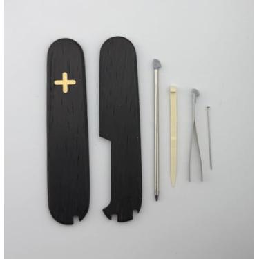 Imagem de Balanças de madeira wenge personalizadas para canivete suíço de 91 mm | Alças feitas à mão com logotipo cruzado embutido de latão e slots para caneta, pinça, palito e alfinete | Atualização de madeira