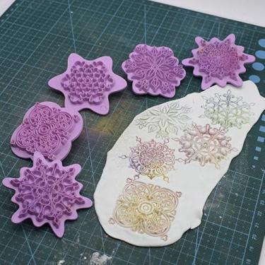 Imagem de Conjunto de 5 peças/conjunto de mandala com estampa de renda em relevo, brinco de argila de polímero, textura, sabonete, cerâmica, impressão, ferramentas de pontilhamento, arte hobby