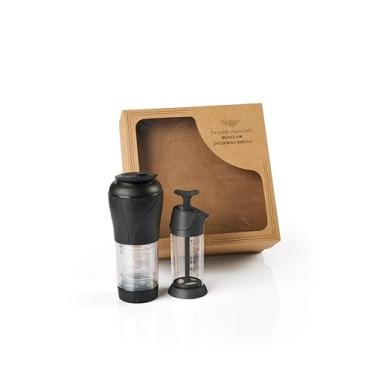 Imagem de Kit Presente para Café Pressca – Cafeteira Portátil 350 ml + Espumador de Leite BPA Free para cafés e chás com praticidade em casa ou viagem, embalagem presenteável – Cor: Preto