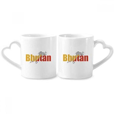 Imagem de Conjunto de canecas de porcelana para casais com nome da bandeira do país do Butão com alça de coração de cerâmica