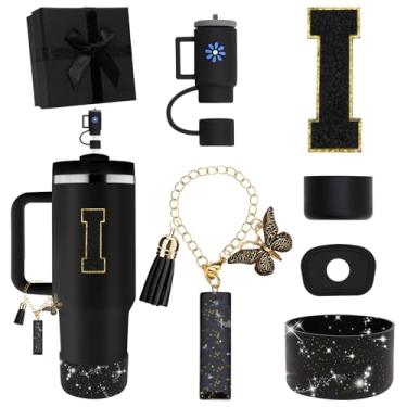 Imagem de Miglaja Acessórios pretos para copos Stanley 850.5 g 1,134.0 g, todos os acessórios caixa de presente contêm topo de palha de flor, bota de silicone, adesivos de letras e pingentes, conjunto de tampa