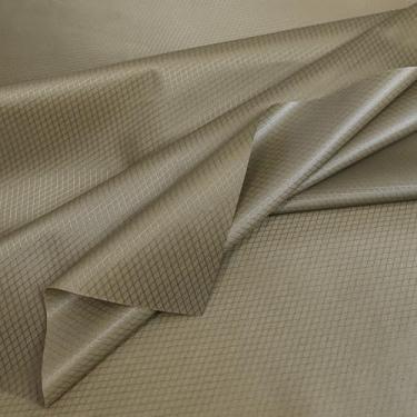 Imagem de emma kites Cáqui Ripstop Nylon PU3000 Impermeável 54 g 70D Grade Diamante Resistente a Rasgos para Barraca Chuva Kilt Poncho Bolsa Seca Mochila Capa de Bicicleta (Selvedge Removida) Pré-cortada 1