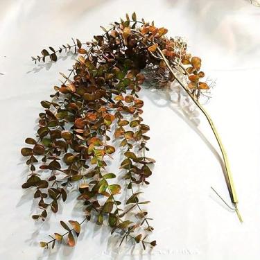 Imagem de 1 peça 104 cm plantas artificiais de vime de eucalipto falso, videira, ramo de árvore, folhas para pendurar na parede, jardim, decoração de casamento ao ar livre (vermelho)