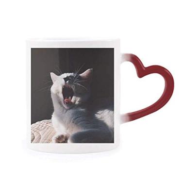 Imagem de Caneca de grés com foto de gato bocejado sensível ao calor Caneca vermelha que muda de cor