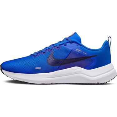Imagem de Nike Tênis de corrida masculino Downshifter 12, azul/preto-alta tensão-relógio de sol branco, tamanho 42, Racer Blue/Black-High Voltage-Sundial-White, 10 US