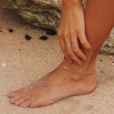 Imagem de Tornozeleira dourada feminina triangular com corrente de cobra 1,9 mm