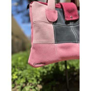 Imagem de Bolsa feminina artesanal couro legítimo rosa textura camurça ouro velho bolsa sofisticada dois bolsos forro cetim Cascapele, Rosa, M