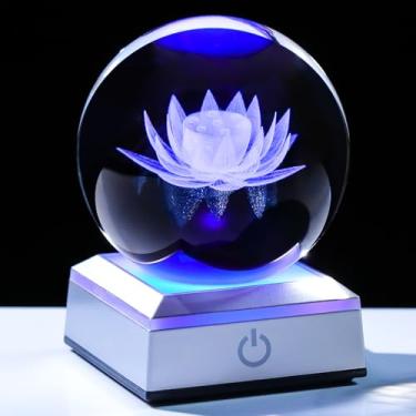 Imagem de Arikyrist Bola de estatueta de flor de lótus com gravação de cristal 3.14 com base de LED colorida, lâmpada de esfera de flor de lótus, presentes religiosos para mulheres, bola de vidro decorativa