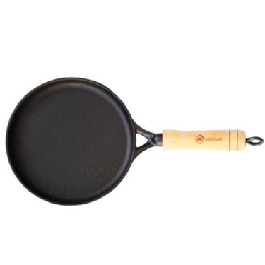 Imagem de Tapioqueira de Ferro Fundido com Cabo de Madeira, Chapa Redonda Preta 18cm de Diâmetro