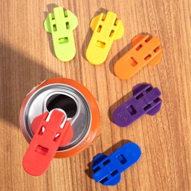 Imagem de 6 peças de barricada de bebidas, abridor de lata de refrigerante, abridor de abas de plástico para latas, abridor de abas fácil para piqueniques, acampamento, festival de música