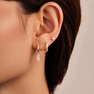 Imagem de Conjunto de brincos de argola pequenos dourados para mulheres, 3 peças delicadas flores quadradas, strass, piercing múltiplo, piercing hipoalergênico, cartilagem, brincar, joias para presente, Small