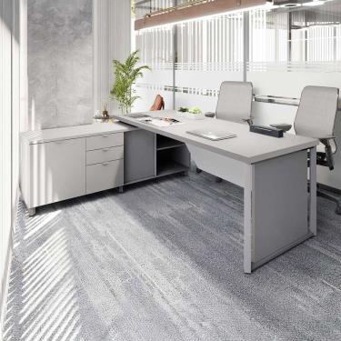 Imagem de Mesa Executiva 180cm com Armário Lateral e Caixa de Tomadas Corporate Cinza