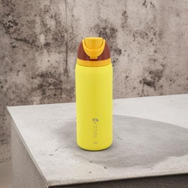 Imagem de Garrafa Térmica Inox 900ml Tucca Cajú Fosca Com Tampa e Canudo Mantém 12h Gelada Quente Para Academia Trabalho Carro Resistente Vedação Total (Amarelo Tampa Marrom)