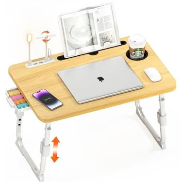 Imagem de DECOSIS Mesa ajustável para laptop, mesa para laptop com USB/gaveta de armazenamento/suporte de copo/suporte para tablet/prateleira de livros, bandeja dobrável para café da manhã portátil para