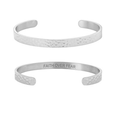 Imagem de Pulseira feminina com versículo da Bíblia inspiradora martelada banhada a ouro 18 K, presente de joia de fé cristã, ajustável, não mancha, Medium, Aço inoxidável, Sem Pedra Preciosa