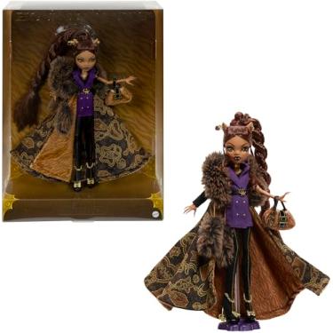 Imagem de Boneca Monster High da Casa do Lobo Clawdeen Colecionável com Casaco Jacquard de Pele Sintética, Vestido Blazer Roxo, Pantaboots e Acessórios Dourados, JDR66