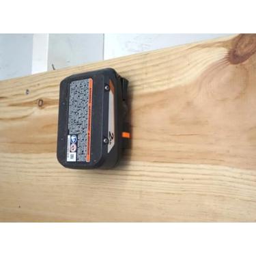 Imagem de Suporte de bateria de 18 V - compatível com baterias Ridgid de 18 V - Pacote com 4 - Montagem na parede - Feito nos EUA