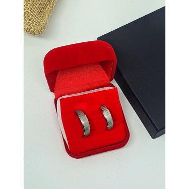 Imagem de Par de Aliança Compromisso Oração Pai Nosso em Português Aço Inox 316L Prata + Caixa Estojo Veludo Caixinha porta jóia