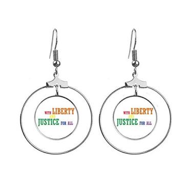 Imagem de Brincos LGBT Rainbow Flag Liberty and Justice com pingente de argola
