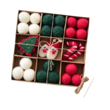 Imagem de harayaa DIY Conjunto de guirlanda de bola de feltro de Natal Guirlanda de Natal Faixa de feltro decorativa, enfeites de Natal pendurados para lareira, Papai Noel