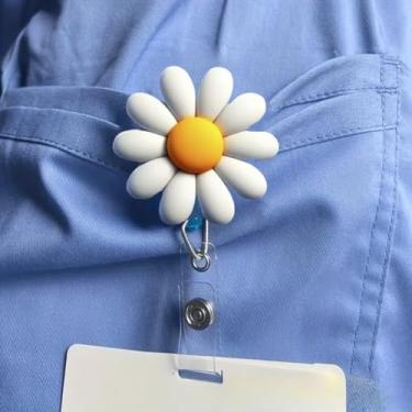 Imagem de Carretel de crachá de acrílico retrátil com clipe jacaré - design de margarida, clipe de identificação de enfermeira para trabalhadores médicos/funcionários de escritório/XPJ-05
