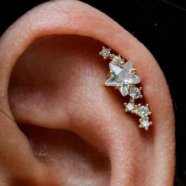 Imagem de Brincos de argola de ouro para mulheres, zircônia cúbica, tachas planas, piercing de cartilagem de ouro, brincos de orelha plana, presentes de amizade para mulheres, presentes de Natal para Dia dos