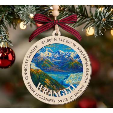 Imagem de Enfeite de madeira Wrangell-St. Elias National Park - Lembrança de Natal de 2 camadas - Lembrança de viagem dos parques dos EUA - Presente para caminhantes - Decoração de madeira de 5 x 10 cm