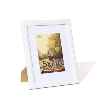 Imagem de KTKDE Porta-retrato 12 x 18 cm, moldura branca com vidro verdadeiro, para fotos de 10 x 15 cm com tapete ou 12 x 17 cm sem tapete, moldura de madeira composta para mesa e parede. Melhor presente