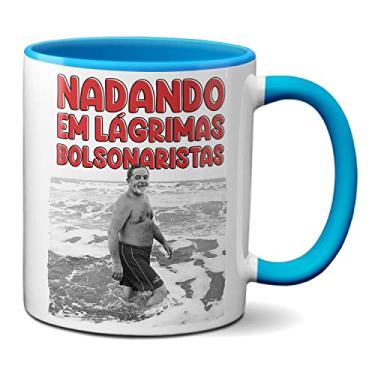 Imagem de Caneca Lula Na Praia Nadando Em Lágrimas Bolsonaristas! (Azul)