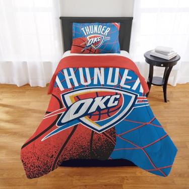Imagem de NORTHWEST Conjunto de edredom Oklahoma City Thunder oficialmente licenciado pela NBA – Casal/Queen e Twin/Twin GG – Roupa de cama macia com logotipo do time e fronhas – Conjunto de quarto de fã de