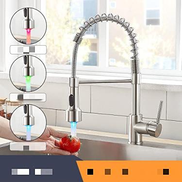 Imagem de Torneiras de cozinha escova torneiras de latão para pia de cozinha de alavanca única pull out bico de mola misturadores torneira de água quente e fria guindaste, com led escovado, china