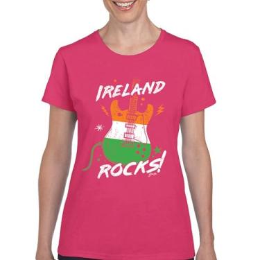 Imagem de Camiseta feminina Ireland Rocks Guitar Flag St Patrick's Day Shamrock Groove Vibe Pub Celtic Rock and Roll Clove, Rosa choque, P