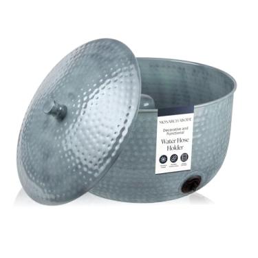 Imagem de Monarch Abode Suporte de mangueira de jardim martelado à mão, organizador de armazenamento de mangueira de jardim interno e externo, suporte de mangueira de água de 30 metros com tampa, pátina