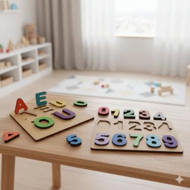 Imagem de Brinquedos Educativos Brasil Kit Educativo Montessoriano, 2 Tabuleiros MDF com Vogais e Números, Peças Coloridas Encaixáveis, 25x25cm, para Alfabetização e Matemática Básica