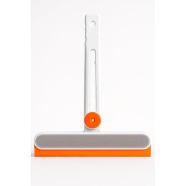 Imagem de Rodo Limpa Vidros Multiuso com Cabo Dobrável e Esponja Traseira | Para Janelas, Box, Carro e Pias | Silicone Flexível | Limpeza Sem Marcas | Portátil e Prático para o Dia a Dia (Laranja)